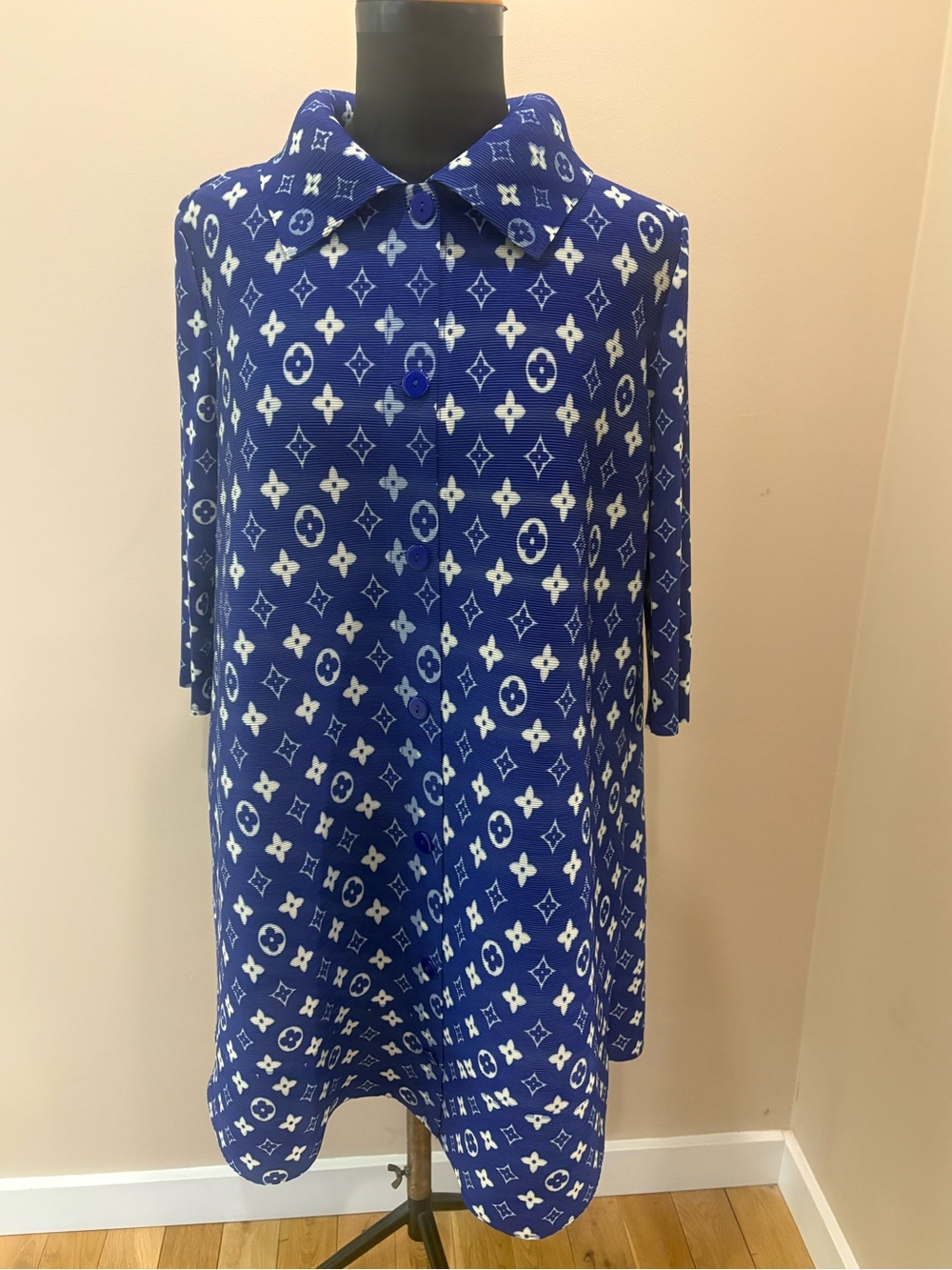 Brand new pleated Blue Patterned Collared dress